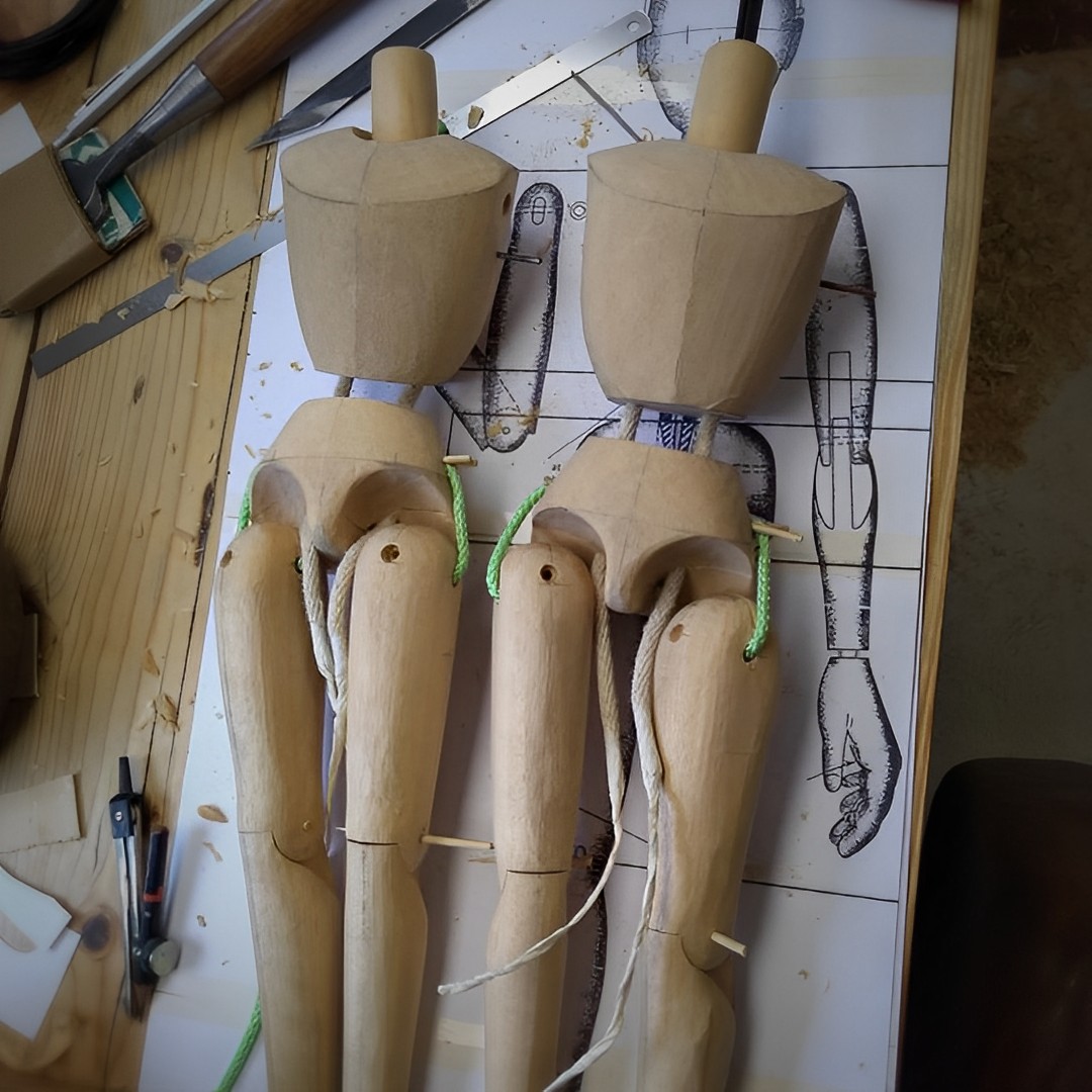 The bodies for our wonderful puppets were hand carved by the gifted Stephen Foster under direction of our master puppet builder, Darryl Worbey. The design and techniques used in this build retain a lot of the traditional qualities of Lanchester’s marionette puppets of the 1940s.