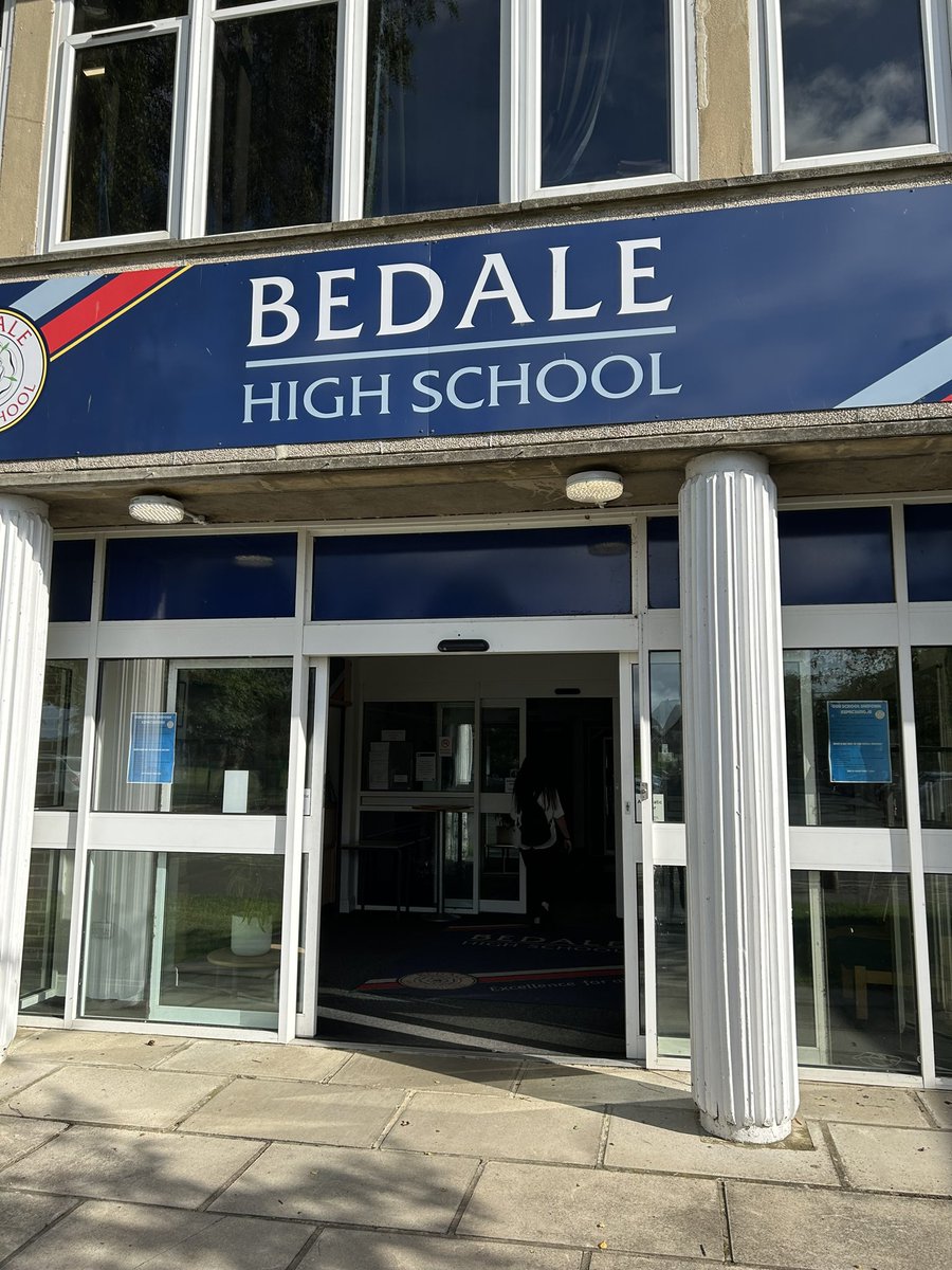 WJProctor's tweet photo. @bedalehigh for #worldatwork week. Helping the students prepare for interviews. Looking forward to it. https://t.co/IvKqXJb0yZ