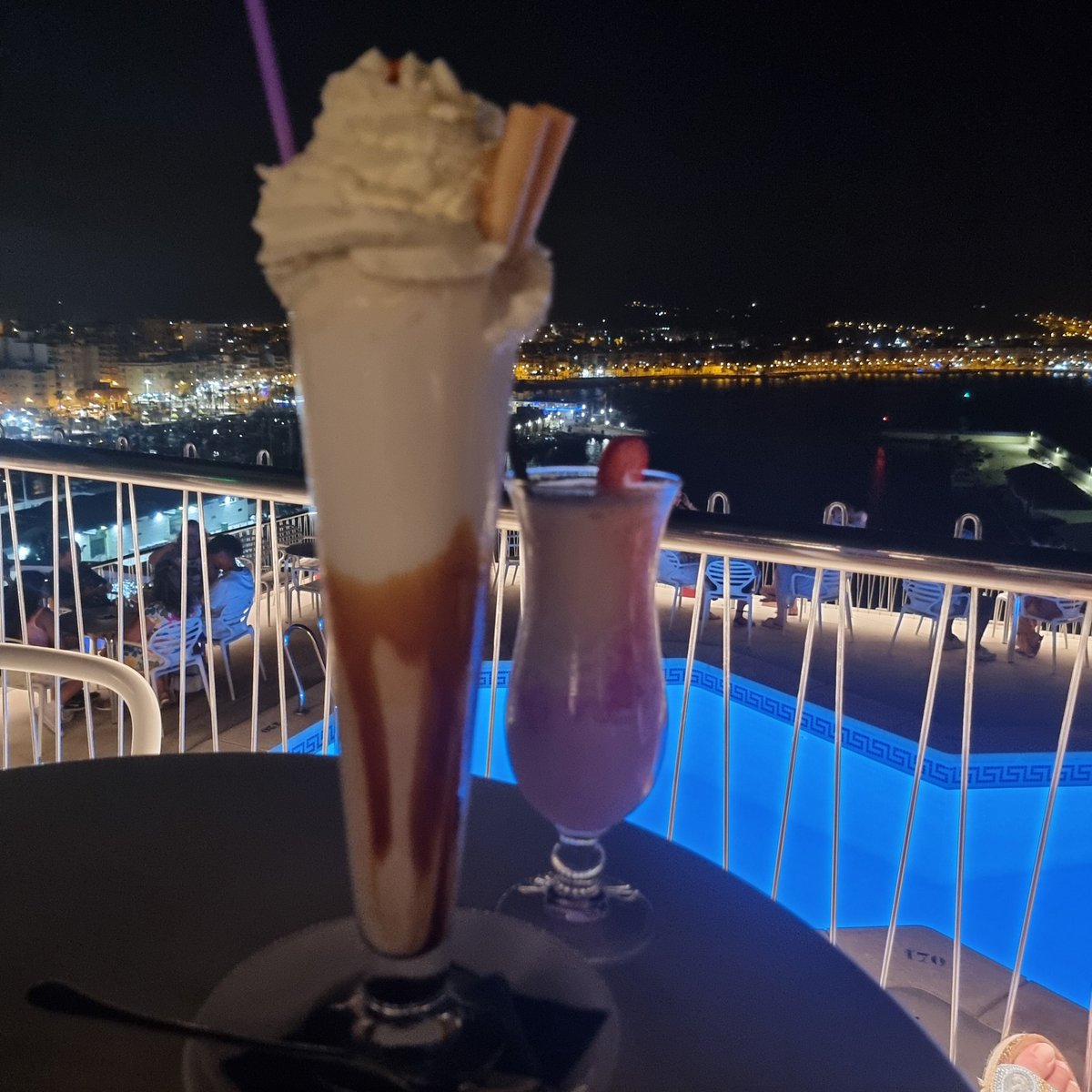 sitioparapostre's tweet image. Buenos días a tod@s!
#FelizJueves 😉
#ModoVacaciones 
Cafetería El Faro, Puerto de Mazarrón #Murcia