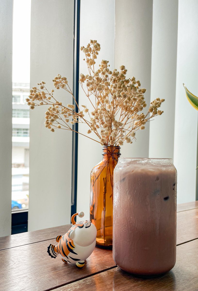 tedboybakery's tweet image. For me, when it comes to my favourite iced chocolate—it’s take and receive!

#tedboy #icedchocolate #minumpetang