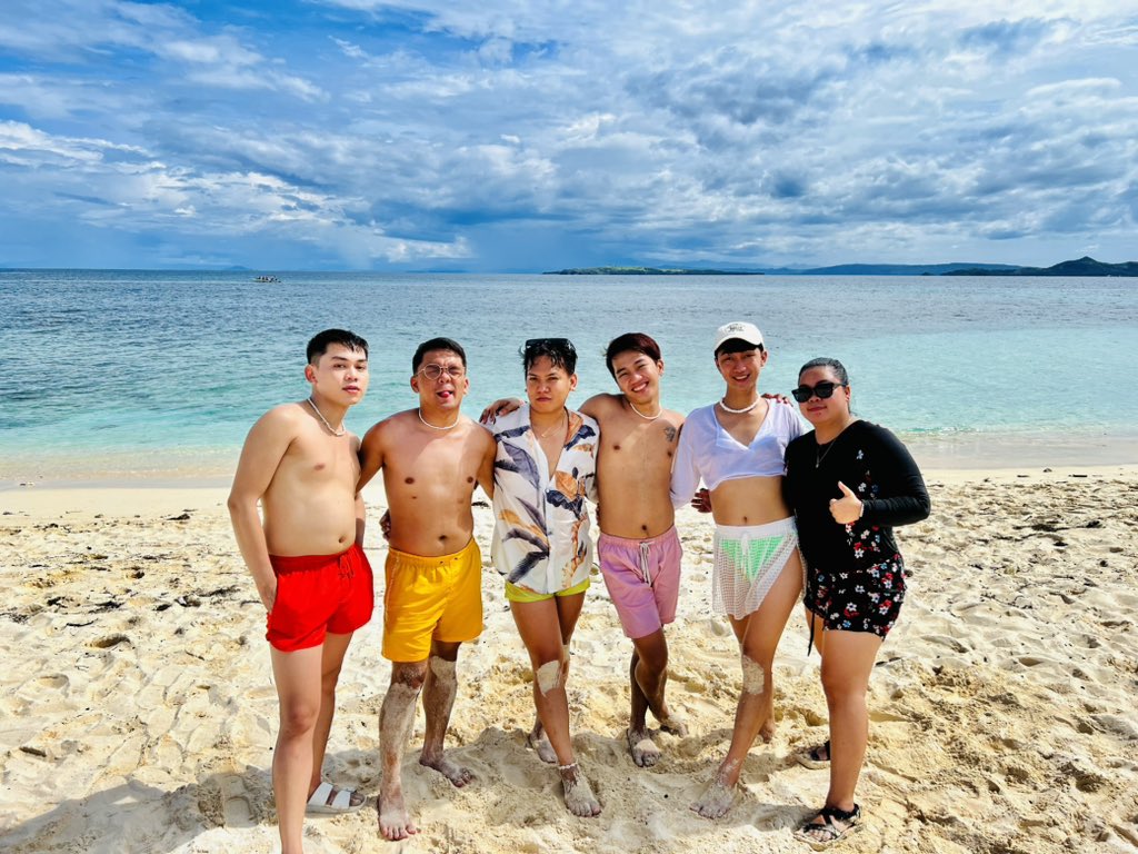 junjunkiddo's tweet photo. 📍 Naked Island, Siargao 🏖️ https://t.co/IhsfMpjOTd
