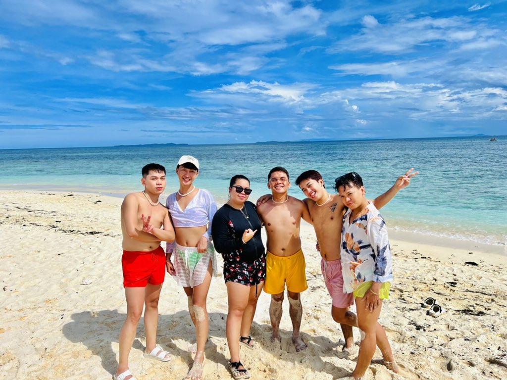 junjunkiddo's tweet photo. 📍 Naked Island, Siargao 🏖️ https://t.co/IhsfMpjOTd