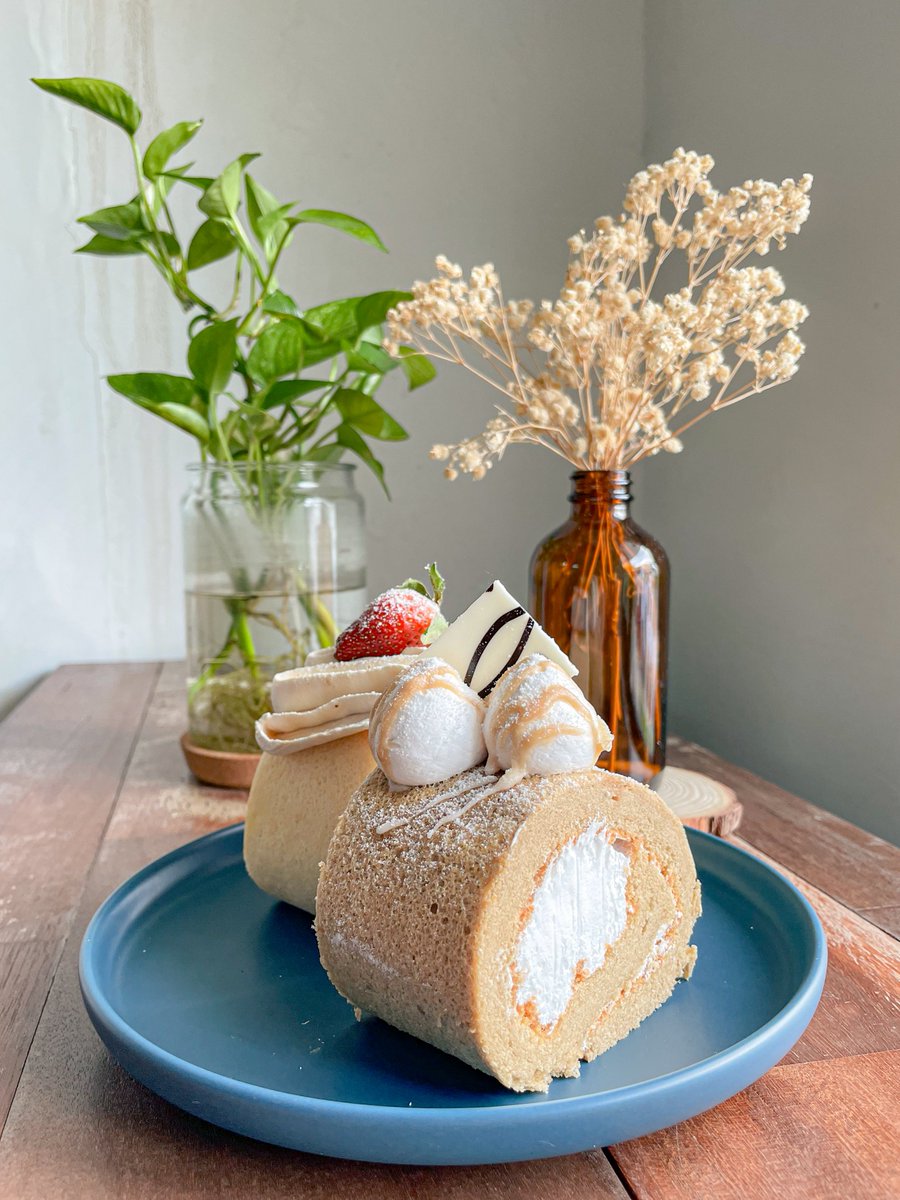 tedboybakery's tweet image. Sepetang bersama special edition vanilla gula melaka swiss roll &amp;amp; coffee kick swiss roll!

#tedboy #swissroll #teatime #newmenu #freshlybaked