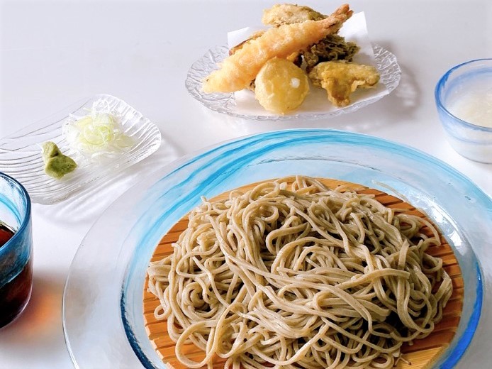 vidro_park's tweet photo. 夏季限定！！
【レストランドブリーデン】にて
天ぷらと大根おろしの付いた手打ちそばをご提供いたします♪

#月夜野びーどろパーク #上越クリスタル硝子 #レストランドブリーデン #群馬県  #みなかみ町 #天ぷらおろしそば https://t.co/4UXehDqCYf