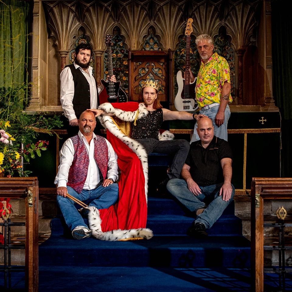 Join the Bohemian Tour🎶 - mailchi.mp/7dc4e00d24ec/a…

#dovehousetheatre #queentribute #solihull #birmingham #livemusic #queen # brianmay #freddiemercury #tributeact 'showmustgoon