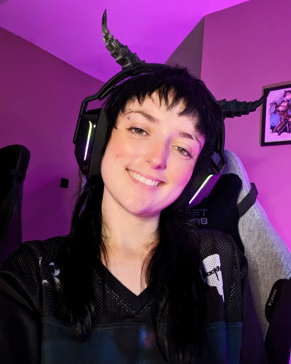 CheekyPinkMonke's tweet photo. Recorded more YouTube content last night ✌🏻😘 Urbz part 3 is on its way! 🧡 https://t.co/4DYVjoh4Pb