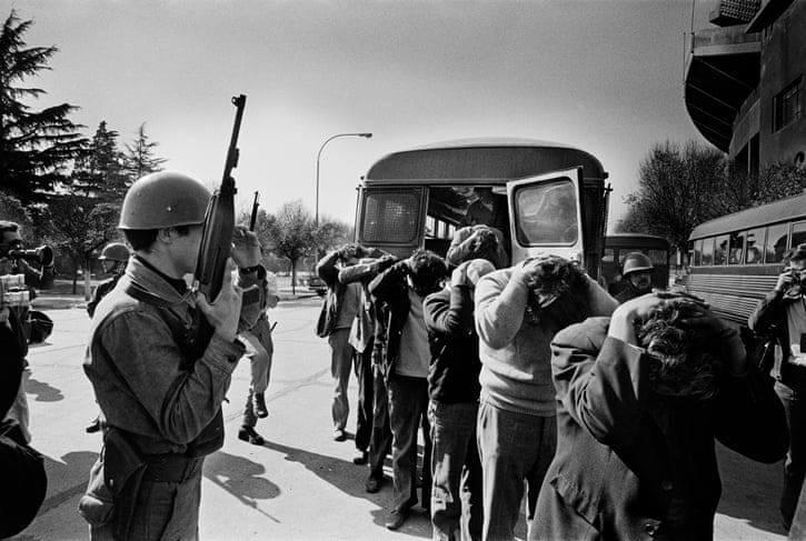 Memoria.
Llegada de detenidos al Estadio Nacional de Chile, 11 de septiembre de 1973...