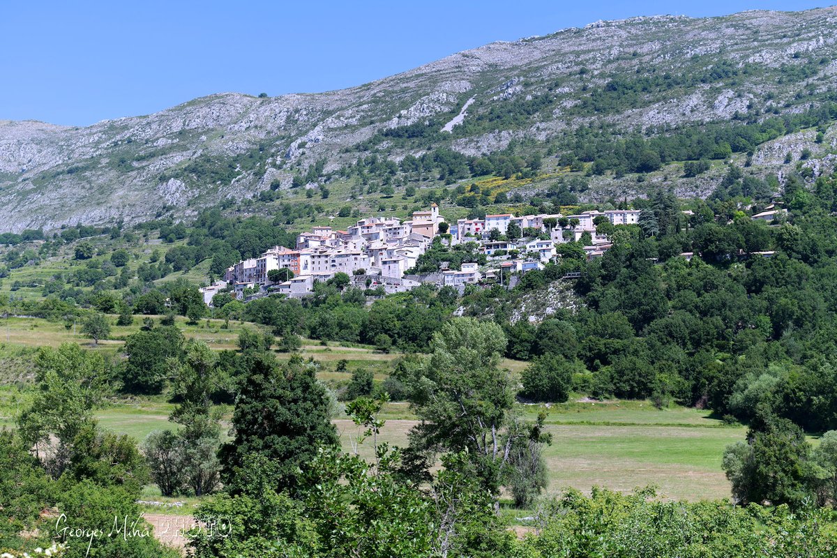 geozine_'s tweet image. Le joli village de Coursegoules dans son joli écrin de verdure

@VisitCotedazur #ILovecoursegoules #coursegoules #CotedAzurFrance #georgesmiha #geozine #nicetourisme #AmbassadeursCotedAzurFrance #ExploreNiceCotedAzur