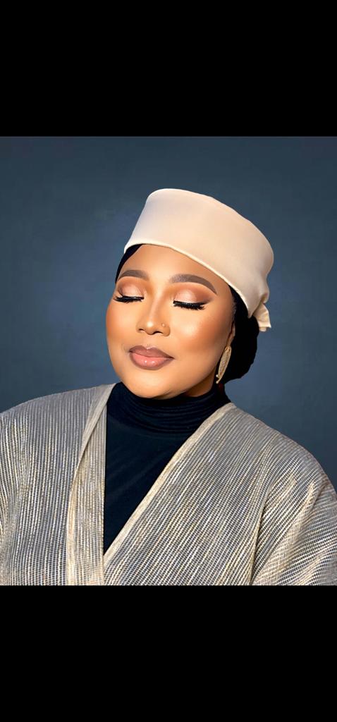 khadijakhubura's tweet photo. Have you seen a beautiful somebody today???  Let me brighten your day with my beautiful pictures. MASHA ALLAH. 💕💕💕💕💕
QUEEN.ENGR.DR.KHADIJA WAS BORN A QUEEN❤️💕😂🤩😍🥰
The first slide was my other option for turban, but we voted and I finally choose the cream colour turban. 
Pick your best slide and let me know