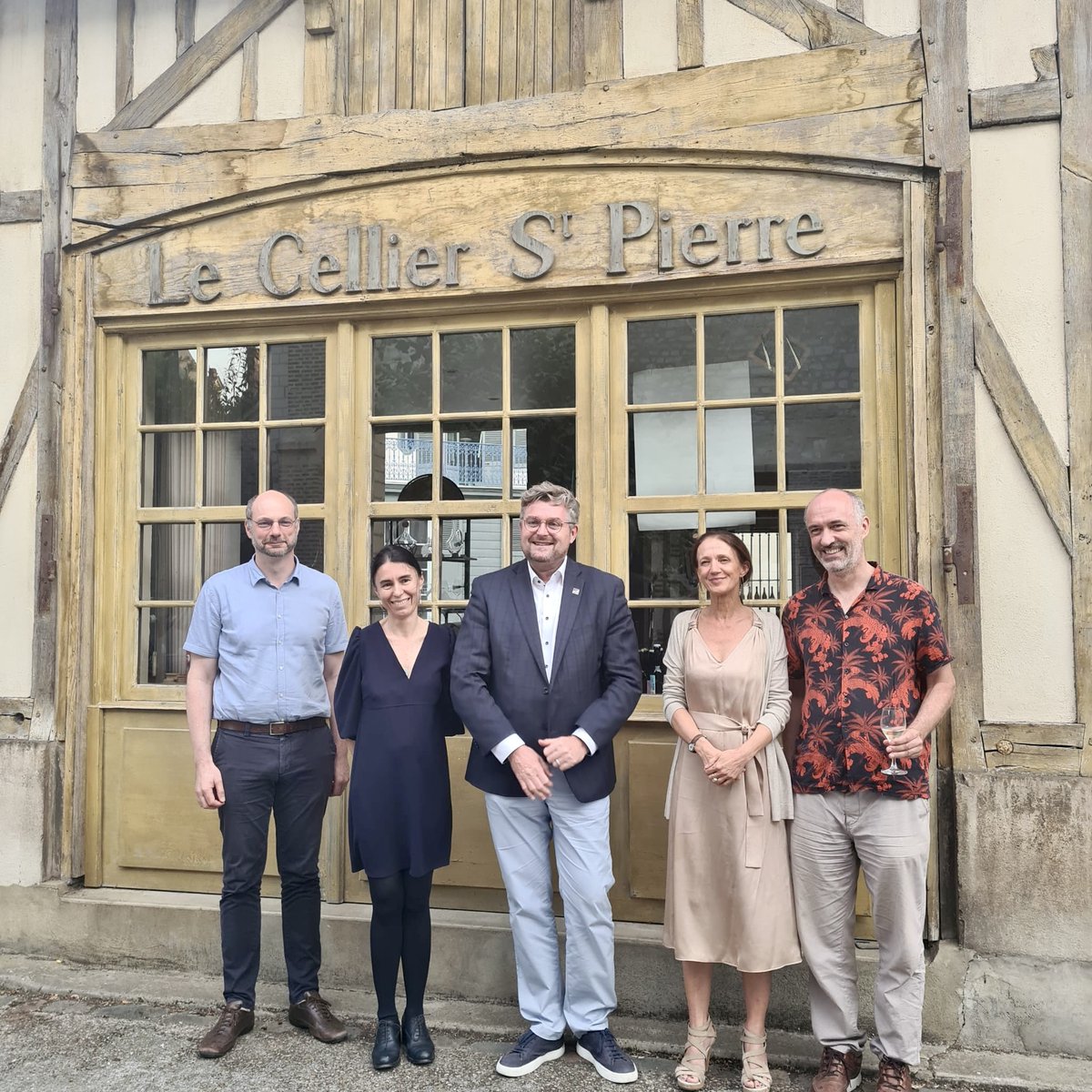 GaginPaoli's tweet photo. 🙏 à @UTTroyes pour ce moment de convivialité et d'échanges avec les recteurs et représentants des partenaires 🇪🇺 de l’@EuropUnivTech !

👏 à Christophe Collet et aux équipes qui portent notre projet humaniste pour des technologies éthiques &amp; souveraines !

🇪🇺🇫🇷🇪🇸🇮🇪🇷🇴🇩🇪🇱🇻🇧🇬🇨🇾 https://t.co/cWtBw4Ke5s
