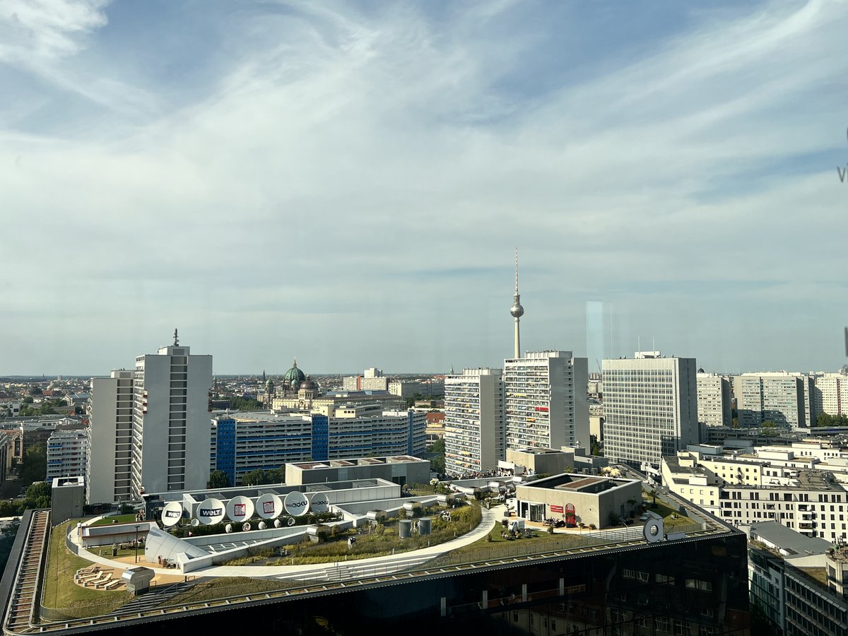 CSRD_eV's tweet photo. Forschung, Wirtschaft &amp; Staat müssen beim Thema #Cybersicherheit stärker zusammenarbeiten, das wurde deutlich beim #WELT #VISIONNOW Summit #DigitalSecurity. Mit Experten aus verschiedenen Bereichen wurden die Herausforderungen für kritische Infrastrukturen und 1/2 https://t.co/N6vDtCnLtb