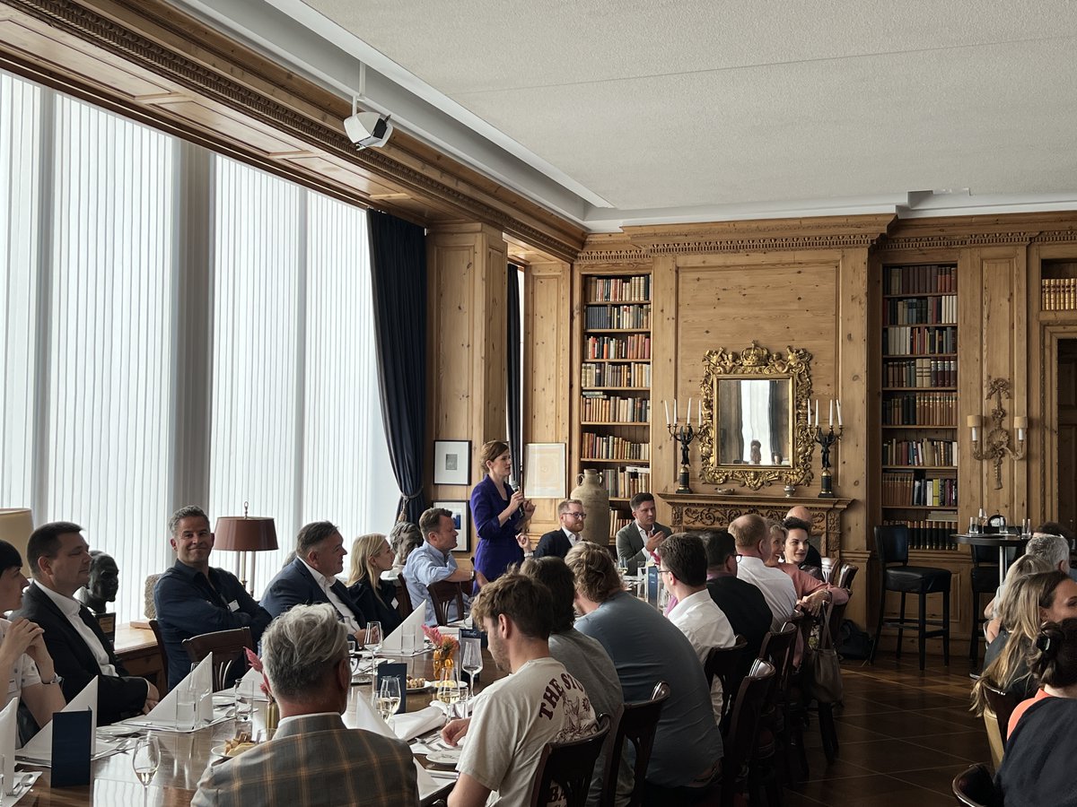 Forschung, Wirtschaft &amp; Staat müssen beim Thema #Cybersicherheit stärker zusammenarbeiten, das wurde deutlich beim #WELT #VISIONNOW Summit #DigitalSecurity. Mit Experten aus verschiedenen Bereichen wurden die Herausforderungen für kritische Infrastrukturen und 1/2