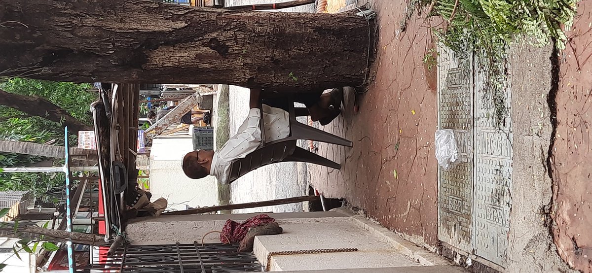 common2026's tweet photo. So many times informed you and given address. Only few hawkers blocking footpath and forced us to walk on road. @mybmc @IqbalSinghChah2 @DighavkarKiran not removing them reasons they no the better. @mnsadhikrut @RajThackeray @MNCDFbombay @resh1978 we mangad to keep free footpath https://t.co/llyIzH0mJS