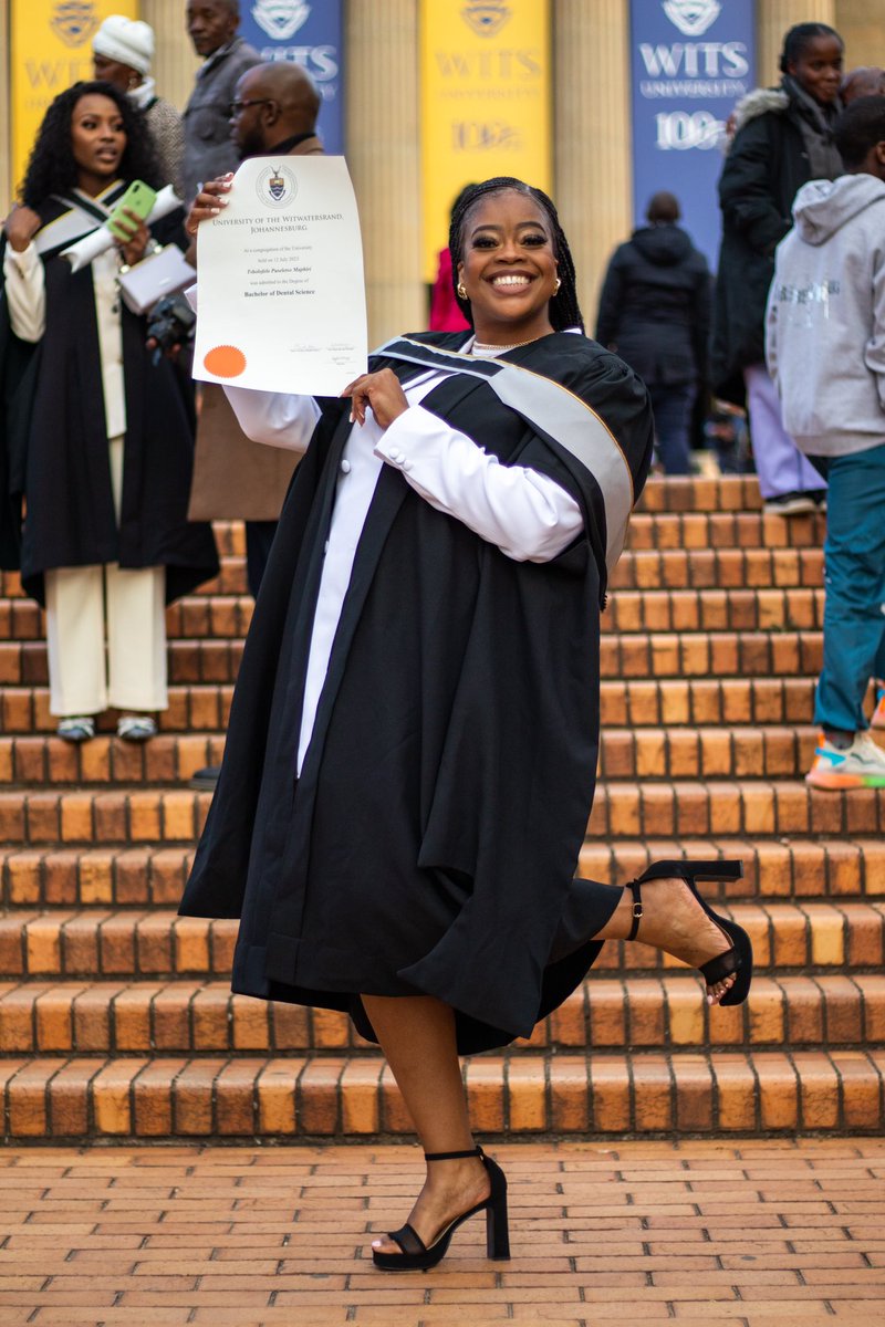 Your girl graduated again yesterday 🥺 Married to Dentistry ke sana - Dr Maphiri at your service 🦷