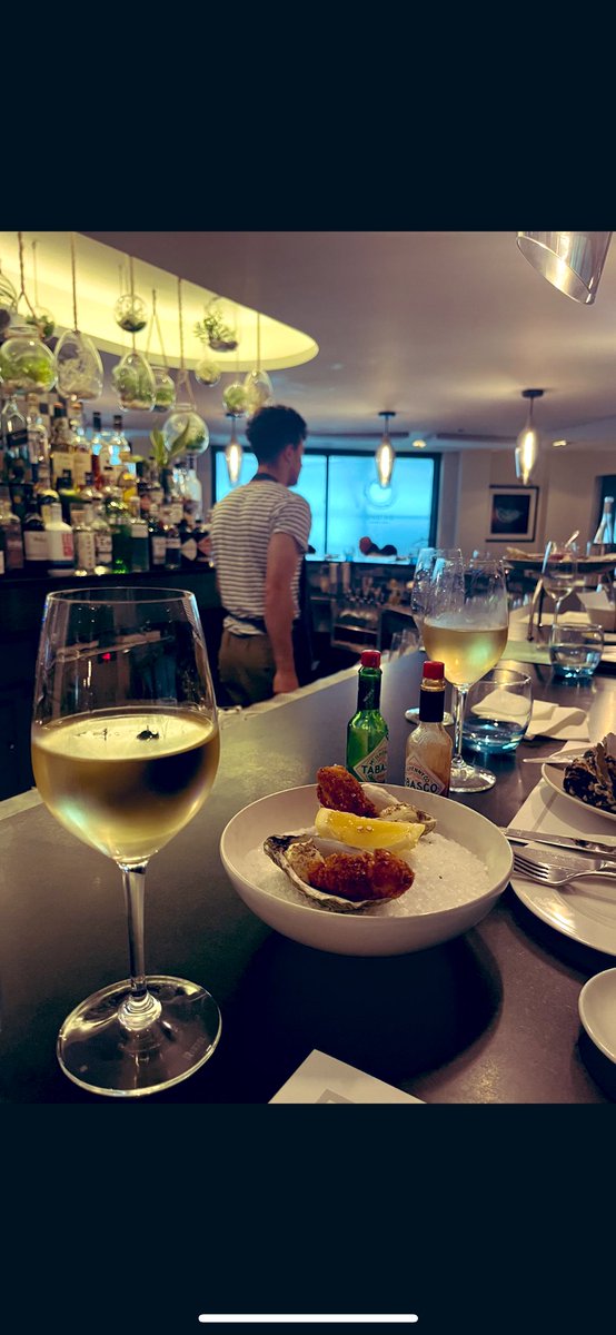 leanne_elliot's tweet photo. Amazing #oysters thanks to @OndineEdin for fantastic food &amp; service as always #seafood #EDINBURGH they do an oyster 🦪 happy hour, don’t walk … run 👌🏻 https://t.co/qe3xrmm2Is