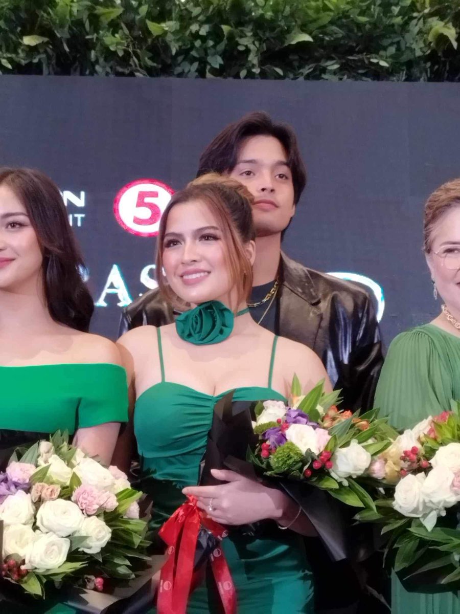 Official PEP.ph tweet media