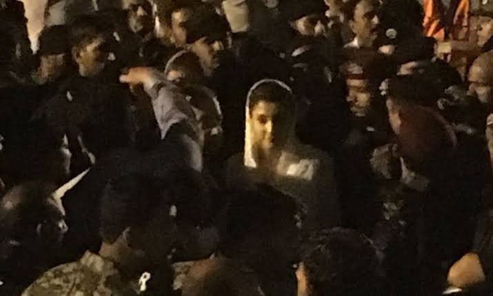 #جس_دھج_سے_کوئی_مقتل_میں_گیا

نوازشریف اور مریم نواز بہادری اور جرأت کی اعلی مثال قائم کی اور عوام کے حقوق کے لئے قانون کی حکمرانی کے لئے تکالیف کو برداشت کیا اور دلیری سے جیل جانے کو ترجیح دی  13 جولائی 2018 پاکستان کی تاریخ کا کبھی نہ بھلایا جانے والا دن ہے