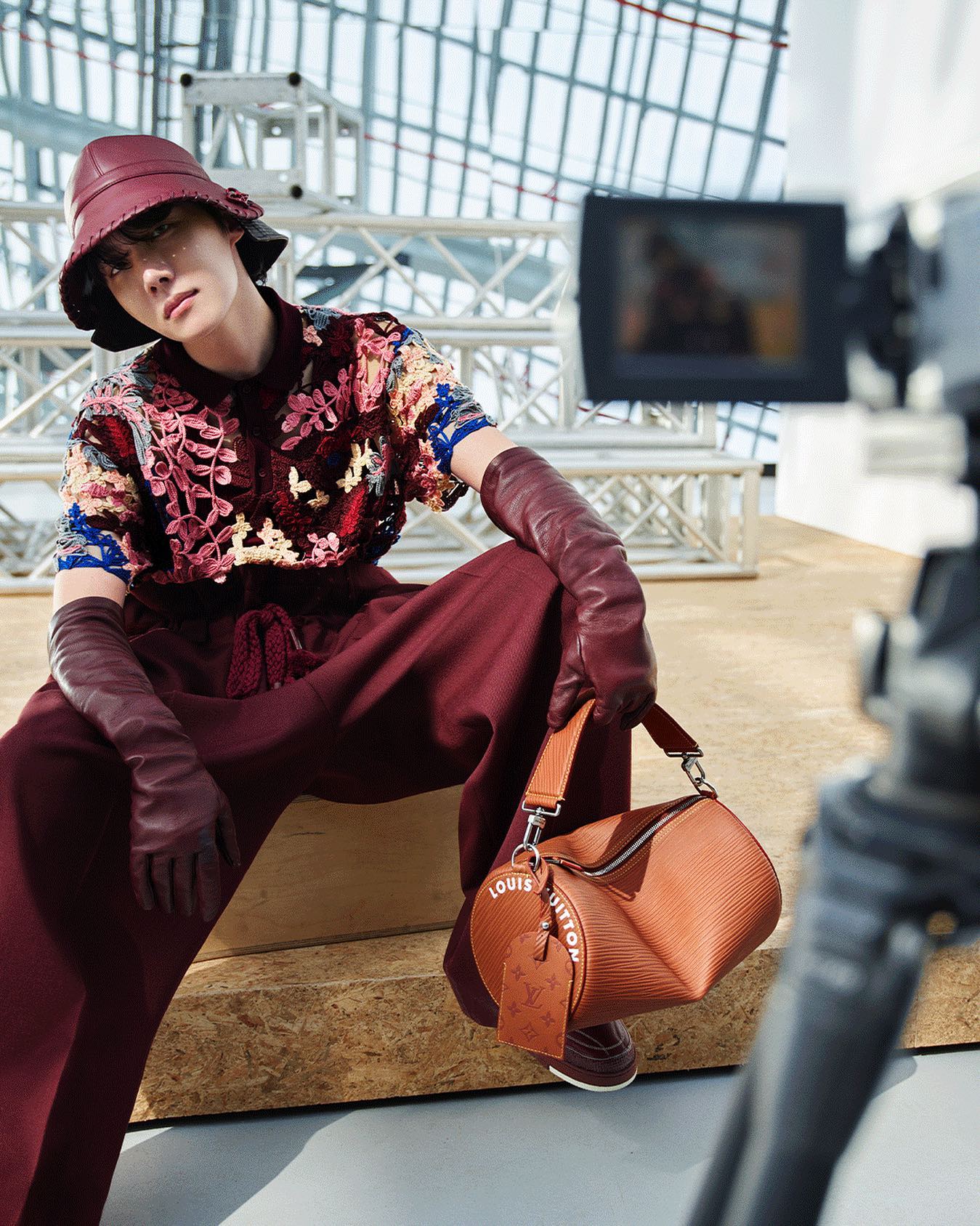 Viral Takes on X: j-hope stuns for Louis Vuitton Men's Fall