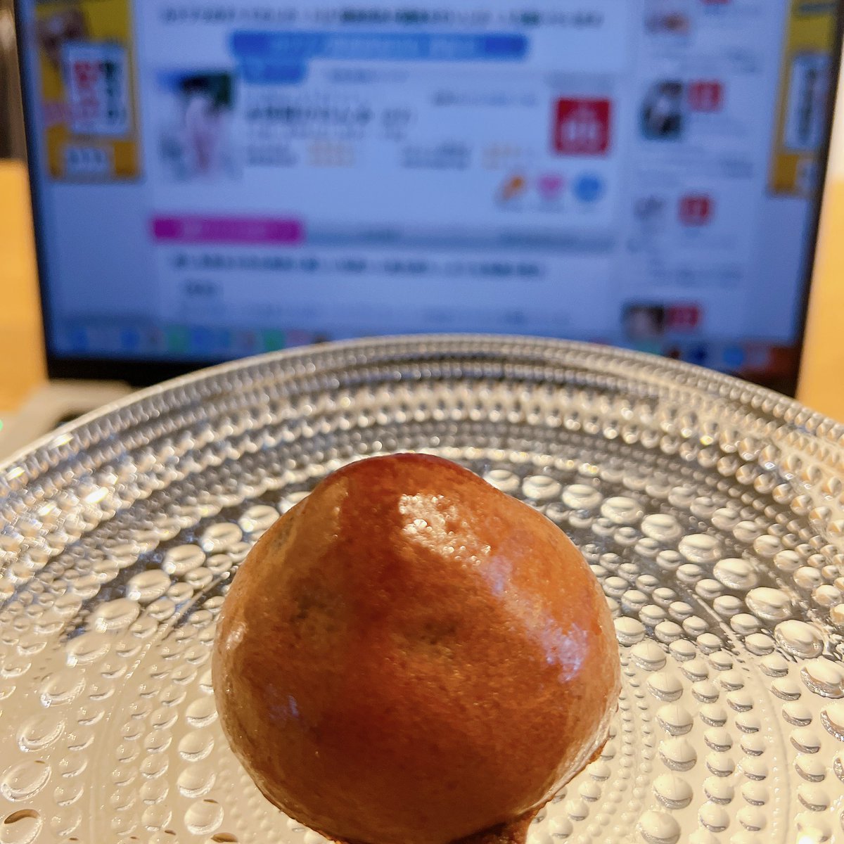 sj_masaru's tweet photo. おやつはかりんとう饅頭🍘

PC画面は吉原CLUB39の『★桜庭かれん★』さん🥰💕

Eカップ癒し系美女💗 痴女感たっぷりな怒濤の責めを堪能✨
https://t.co/5tTw4nBS2i

#カクブツ #吉原 #CLUB39 https://t.co/5Hy7phnrpO