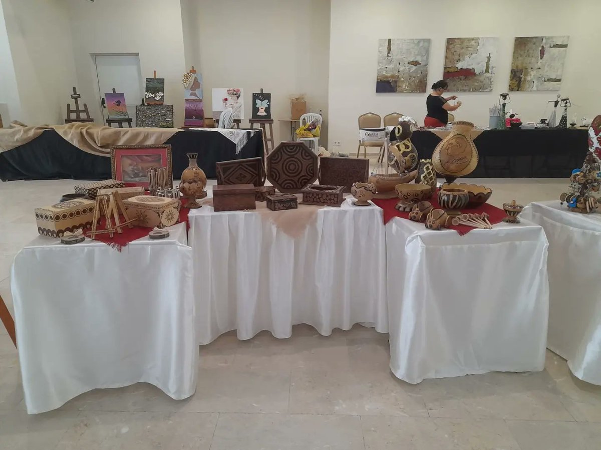 Bu yılın son sergisini Kepez Mimar Sinan Kongre merkezinde gerçekleştirdik, Emek veren çok değerli Usta Öğreticilerimize ve kurum yöneticilerimize teşekkür ederiz
#hayatboyuöğrenme
#hayatboyuailesi
<a href="/Yusuf__Tekin/">Yusuf Tekin</a>
<a href="/emre_caliskan/">Emre Çalışkan</a>
<a href="/k_yavuz07/">KENAN</a>
<a href="/karatasht/">Himmet Karataş🇹🇷</a>
<a href="/antalyamem07/">Antalya İl Millî Eğitim Müdürlüğü</a>
<a href="/07kepezmem/">Kepez İlçe Milli Eğitim Müdürlüğü</a>