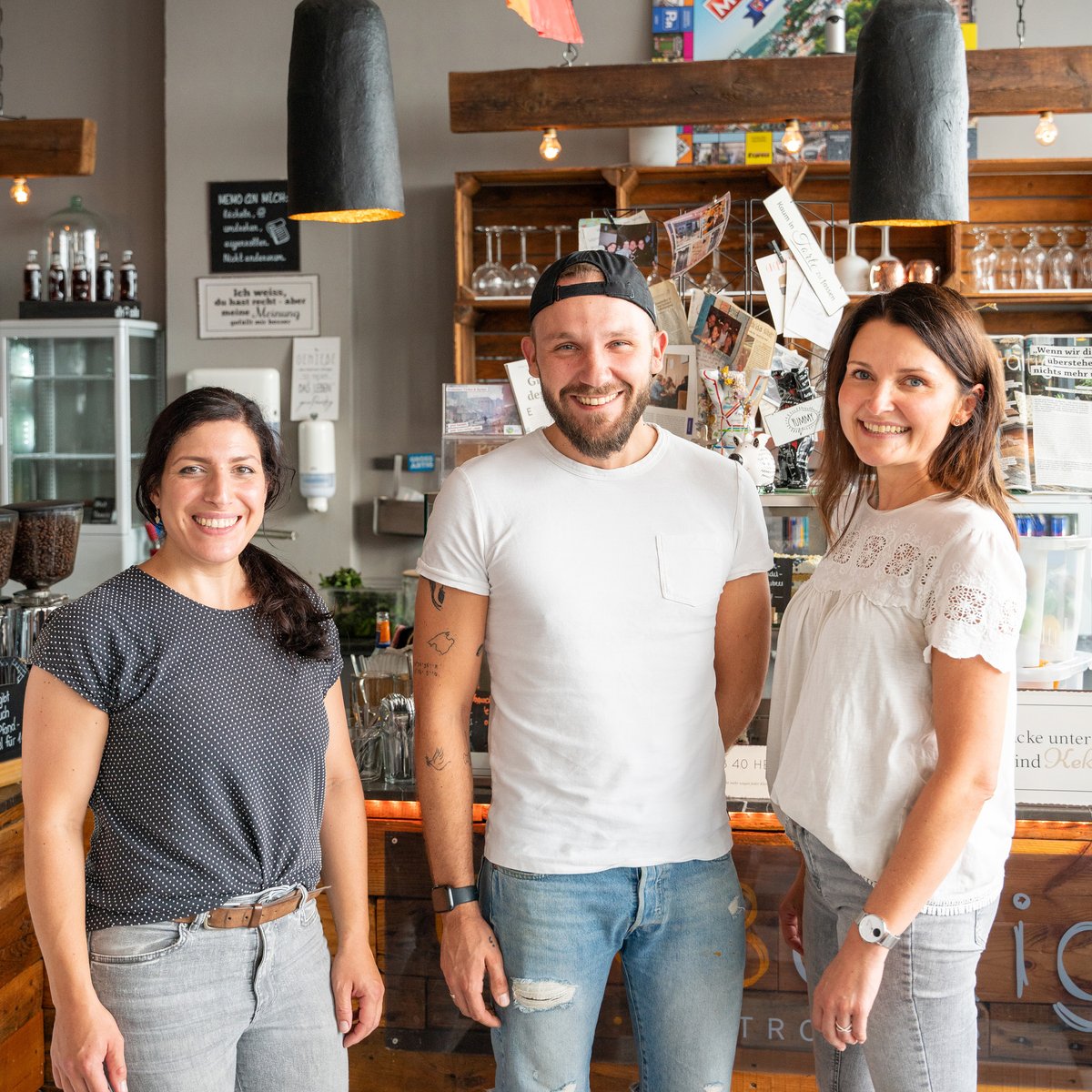 manducacarrier's tweet photo. Wisst ihr, was #großartig ist? Dass das #CaféGroßartig in #Marburg Partner von #manduca #BabiesWelcome ist. Hier bist du mit deinem Baby jederzeit herzlich willkommen zu stillen. Ohne Verzehrzwang. Mit Familienatmosphäre. Denn die Vision des Café ist: dich #glücklich machen. 1/2 https://t.co/ESr7lTmXf5