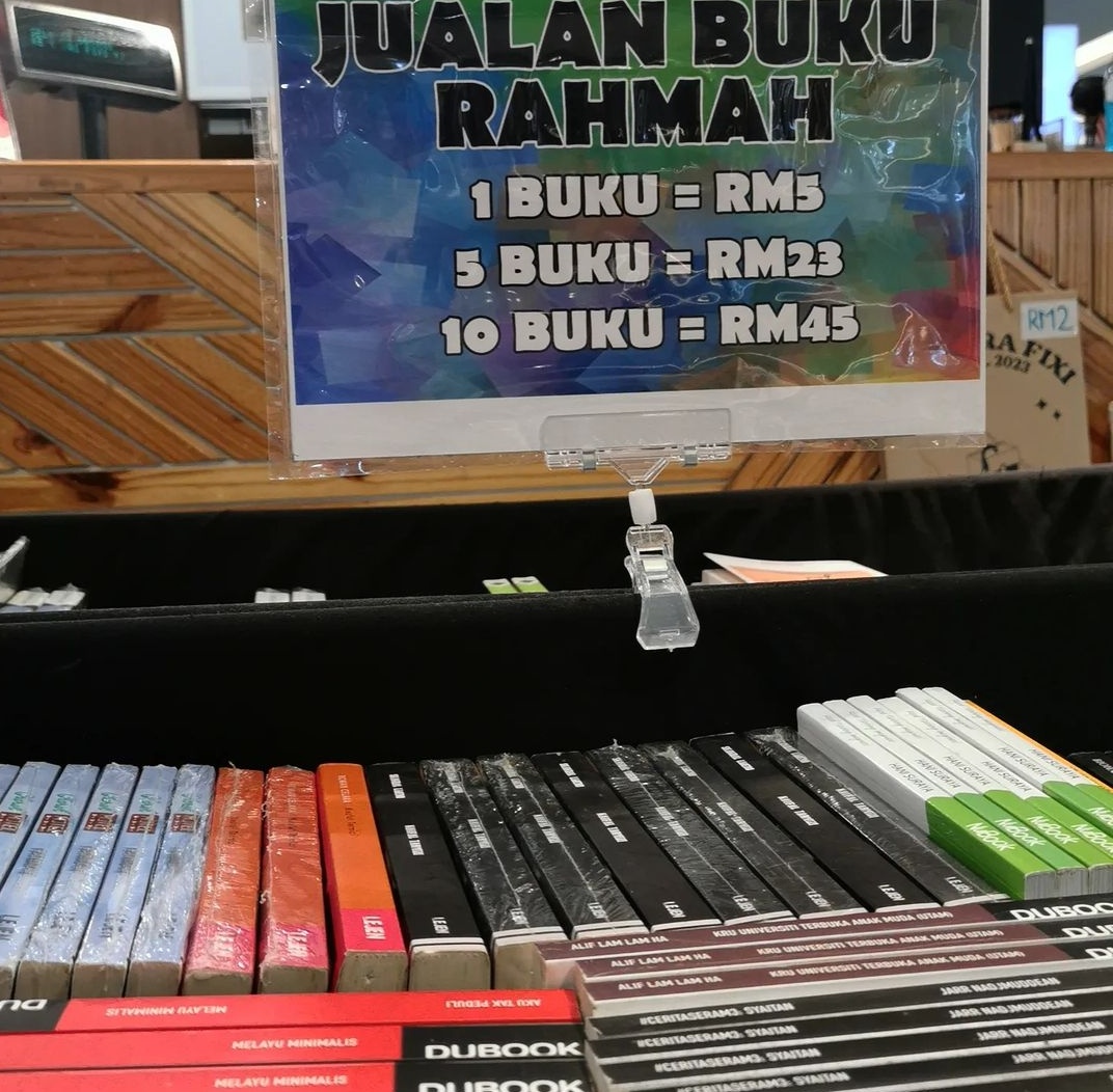 KedaiFixi's tweet photo. #JualanBukuRahmah https://t.co/6HLSVblyeb