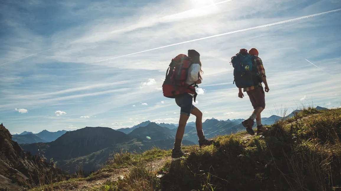 FEDAFormacion's tweet photo. El #verano es una de las mejores épocas para descubrir nuevas rutas de #senderismo, ¿nos dices tus favoritas? https://t.co/m4sbJIfJAb