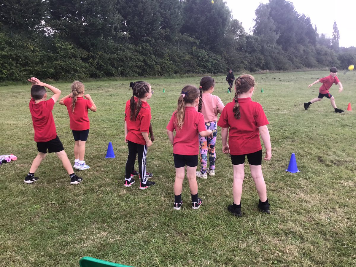 MissByrneSTM's tweet image. Super proud of my team for the sports event. They did amazing! #STMPE