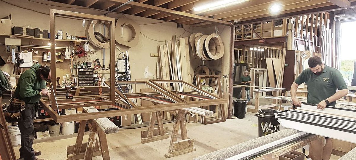 mozandmurray's tweet photo. #FactoryFortnight: Dive into the expertise of our craftsmen making top-quality casement windows, patio doors, heritage windows, and sash and case frames. Marvel at the precision in every piece! #IndustryLeaders #SkilledCraftsmen #HandcraftedQuality #FactoryFortnight https://t.co/2f2sjFRs6V