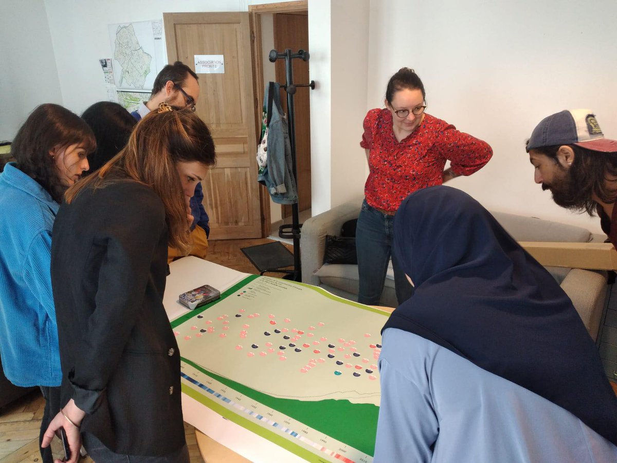 mdatourcoing's tweet photo. 📢 Ce jeudi 13 juillet, la MdA anime la frise des transitions avec l'équipe territoriale de l'association Proxité Roubaix-Tourcoing.
#TEDDAprojet https://t.co/6xZaGXNSVQ