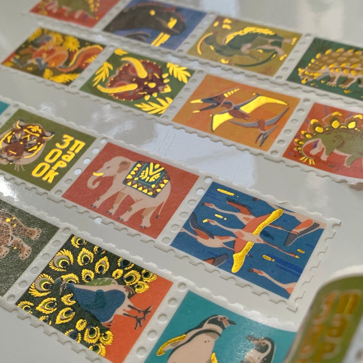 Нанесли целый зоопарк на скотч-марки для <a href="/arucarrd/">VAΛ</a>! Идеальная компания для любого случая 🐘