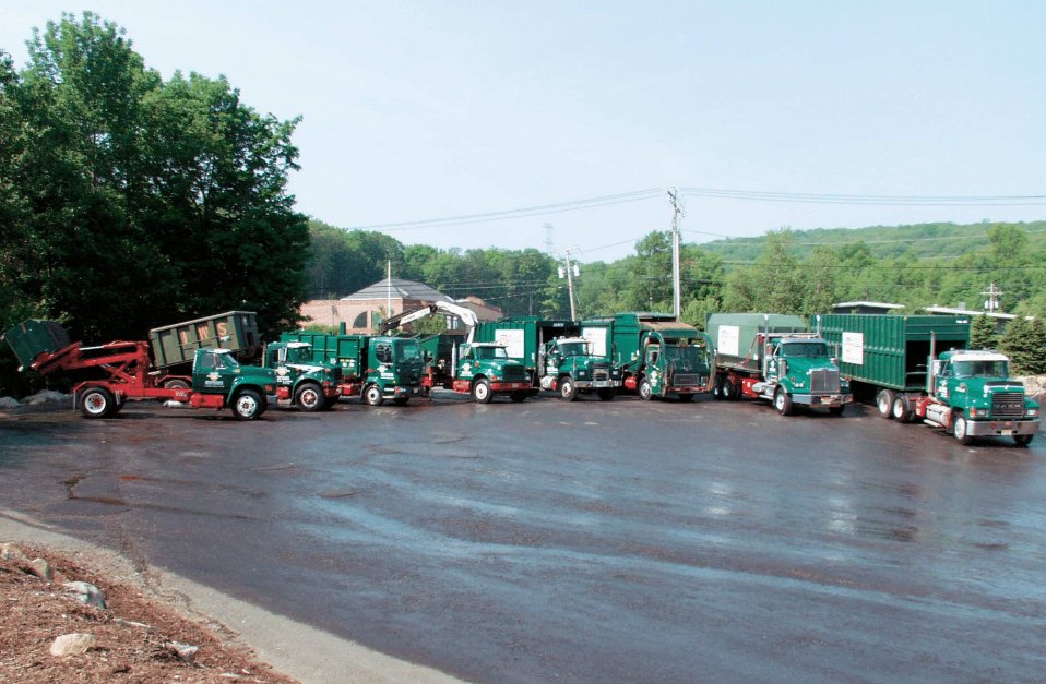 InterstateWaste's tweet photo. Throwback Thursday! For 2 decades, IWS has been dedicated to serving the community. Over the years, numerous employees have stayed with us across generations, fostering a sense of family connection.
#iws #interstatewaste #throwbackthursay #familycompany #garbagemanapperication https://t.co/FoPc0eEFDn