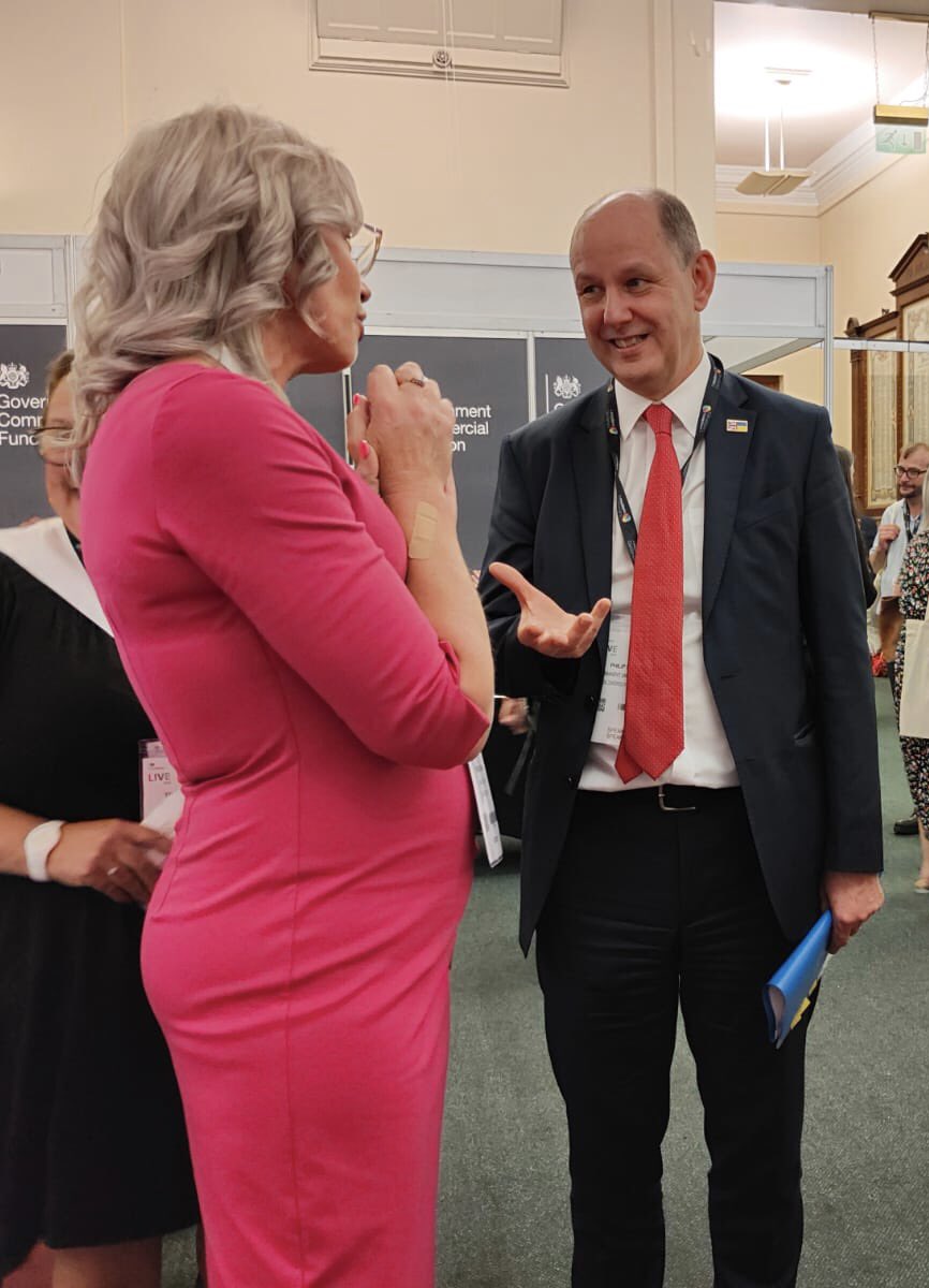 What a pleasure it was to have <a href="/PhilipRBarton/">Philip Barton</a> stop at the a:gender stall at #CivilServiceLive for a good chinwag with our chair, <a href="/MrsEmmaDunn/">Emma Dunn</a>. 🏳️‍🌈🏳️‍⚧️