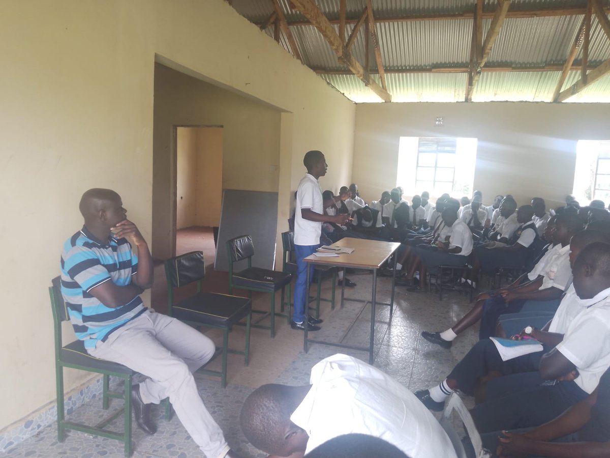 Emmanuel Wafula, intern @GcuCsayn from @kabiangavarsity promoted climatejustice at Mikayu Secondary school. He prioritized children's understanding of climatechange, engaged them in climate education & formed a Climate Justice Club to encourage Climate Smart Agriculture advocacy!