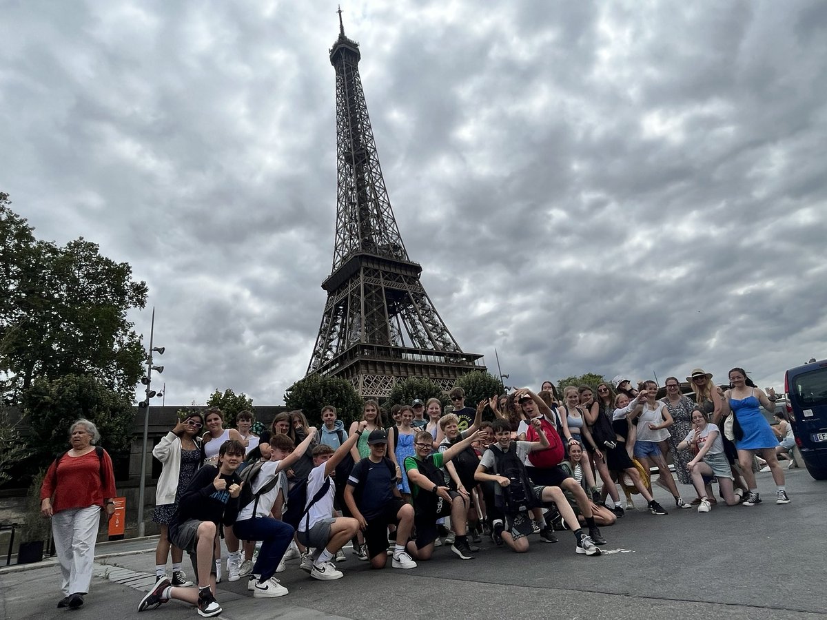 MisshopkinsMFL's tweet photo. A wonderful afternoon in Paris https://t.co/rMGO0CLHFE
