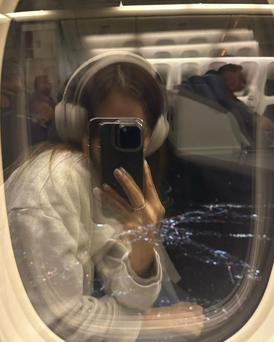zephanaticsofc's tweet photo. 📸 #Zephanie IG update 💚
"we’re here 🇺🇸"
https://t.co/Yq6GQv5oZt https://t.co/7axUadsJ6n