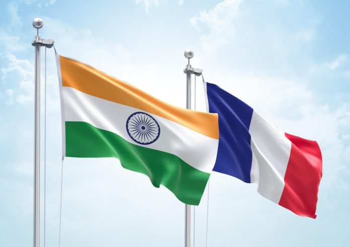 Welcome in France to our Indian counterparts !
Our cooperation touches nearly every sector from agro to chemichals, from IT to textiles. 
In 2022, the amount of bilateral trade reached a new record level at €15.1 bn (+19%). Let's do more
#14Juillet #India #ModiInFrance