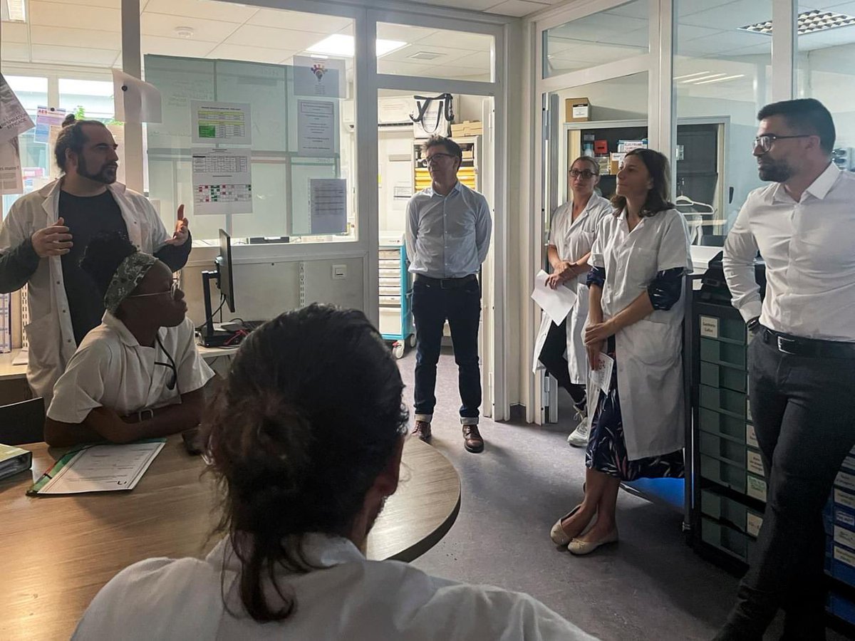 CH_Argenteuil's tweet photo. #avancerensemble I 🤝 Mise en lumière des projets portés par le service #psychiatrie du @CH_Argenteuil lors de la visite de @GroseilSylvain :
👉🏼 Plateforme #p2r95
👉🏼 Programme #profamille
👉🏼 Atelier jardinage Terre-Happy
👉🏼 Programme d'Activités physiques adaptés #APA https://t.co/87Nc4KQimK
