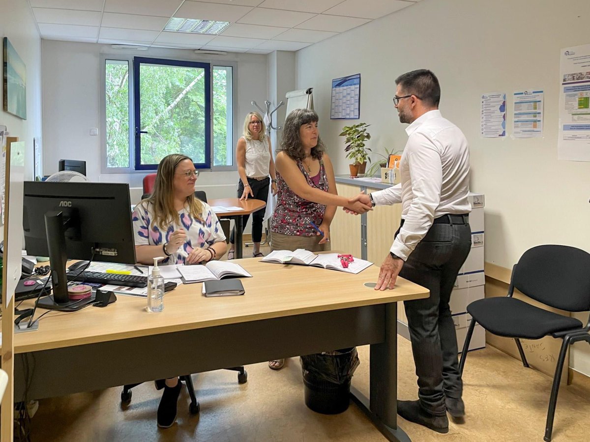CH_Argenteuil's tweet photo. #avancerensemble I 🤝 Mise en lumière des projets portés par le service #psychiatrie du @CH_Argenteuil lors de la visite de @GroseilSylvain :
👉🏼 Plateforme #p2r95
👉🏼 Programme #profamille
👉🏼 Atelier jardinage Terre-Happy
👉🏼 Programme d'Activités physiques adaptés #APA https://t.co/87Nc4KQimK