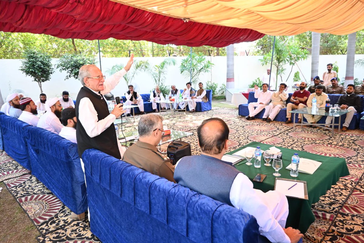 Rporwp's tweet photo. آر پی اوسیدخرم علی وکمشنرراولپنڈی لیاقت علی چھٹہ کامحرم کےحوالےسےجہلم کادورہ اورامن کمیٹی ممبران سے میٹنگ کاانعقاد،ڈی پی اوجہلم اورڈی سی جہلم نےآر پی اواورکمشنرراولپنڈی کوسیکورٹی انتظامات پربریف کیا،محرم الحرام کےدوران ضابطہ اخلاق پرعملدرآمدکویقینی بنایاجائےگا،آرپی اوسیدخرم علی⬇️ https://t.co/HwueDgubRF