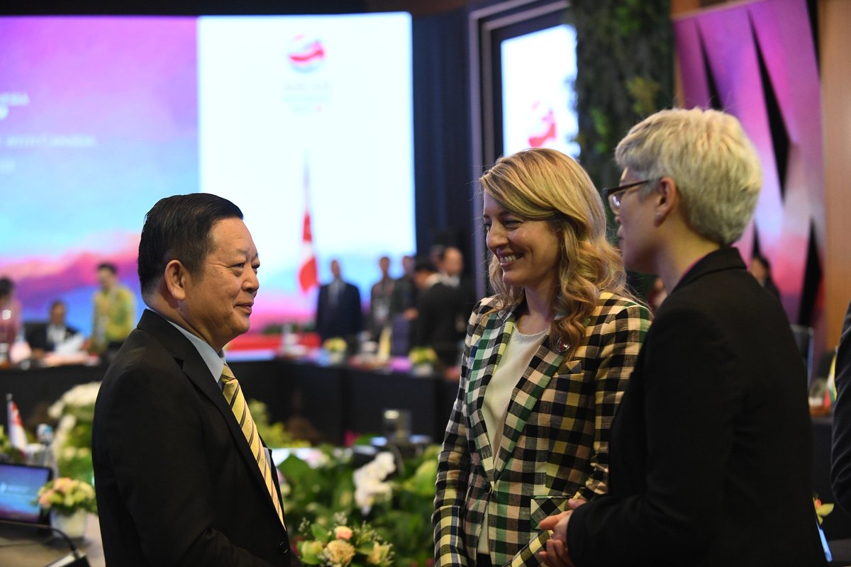 ASEAN's tweet photo. Secretary-General of ASEAN Dr Kao Kim Hourn had a pull-aside meeting with Minister of Foreign Affairs of Canada Mélanie Joly. They looked forward to the adoption of the Joint Statement on ASEAN-Canada Strategic Partnership by ASEAN Leaders in the 43rd ASEAN Summit. https://t.co/5Gi7VpTqCW