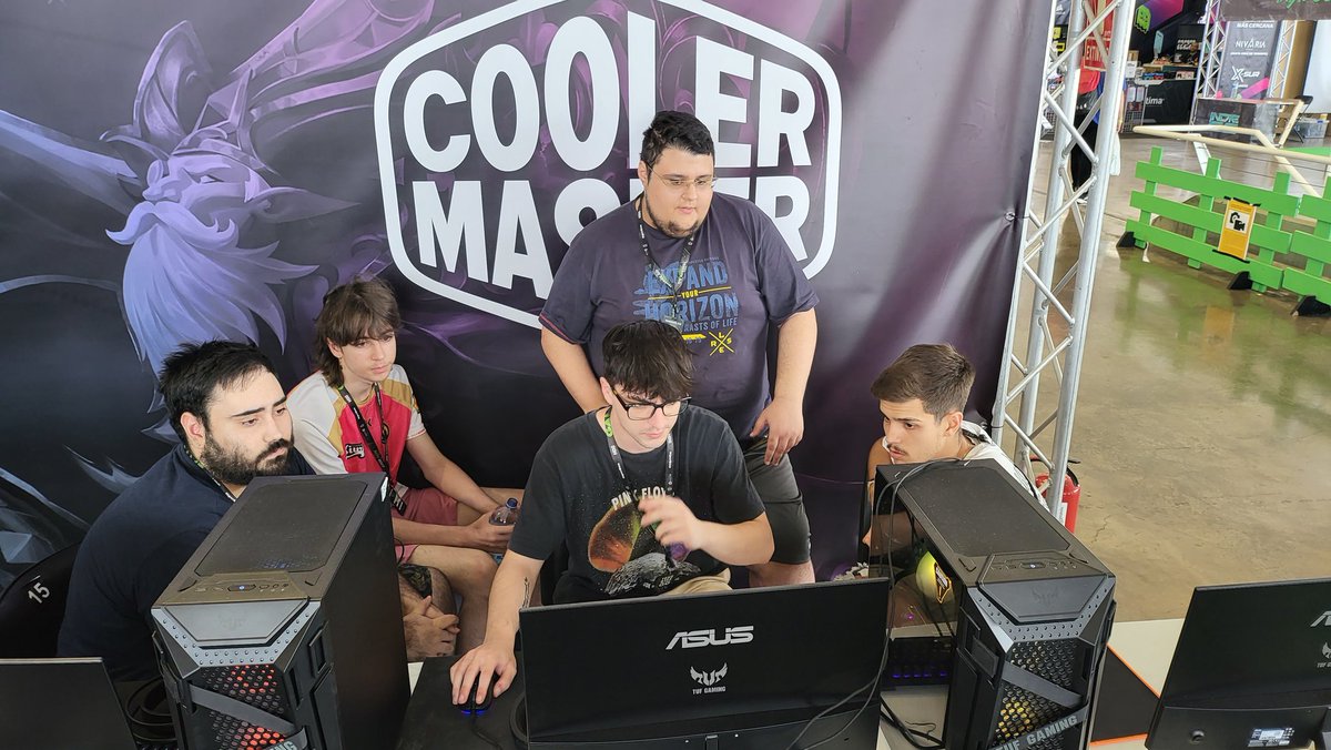 SFSolarFlare's tweet photo. ¡Resumen épico del día de ayer para nuestros chicos de LoL! 💪🔥 Ganaron los 3 partidos y dejaron una estela de victoria imparable. ¡Ahora nos preparamos para el primer partido de hoy contra @TMTeSport a las 15:00! ¡Estamos listos para seguir encendiendo la llama de la victoria! #SolarFlare #LeagueofLegends #Ganadores #Tacoronte #Enciendelallama