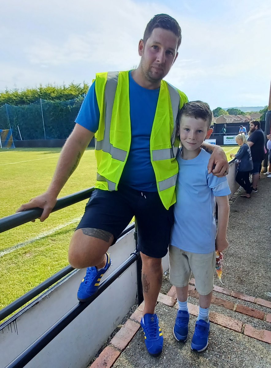 shineradio's tweet photo. Grassroots football - a family in more ways than one. Our roving reporter Jo took to the #Petersfield stands at @PTFCTheRams friendly v @GosportBFC for the latest.
Listen here: https://t.co/rsgVmFQpcN https://t.co/d9bpP0Mmk0