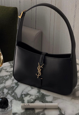 BaratinhosB's tweet photo. bolsas de luxo que encontrei na #shopee ; a #thread 📷 https://t.co/nliFK2MYyg