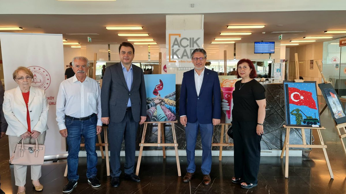 BakirkoyMEM's tweet photo. 🇹🇷Öğrencilerimizin hazırlamış olduğu “Türkiye Yüzyılının Kahramanları” temalı resim sergisi açılışı, Kaymakamımız Sn. Abdullah Köklü ve ilçe protokolümüzün  katılımıyla gerçekleşti.

#TürkiyeYüzyılınınKahramanları 

@Yusuf__Tekin @abdullahkoklu @memleventyazici @cepni6144 https://t.co/t8rtkwIRxw