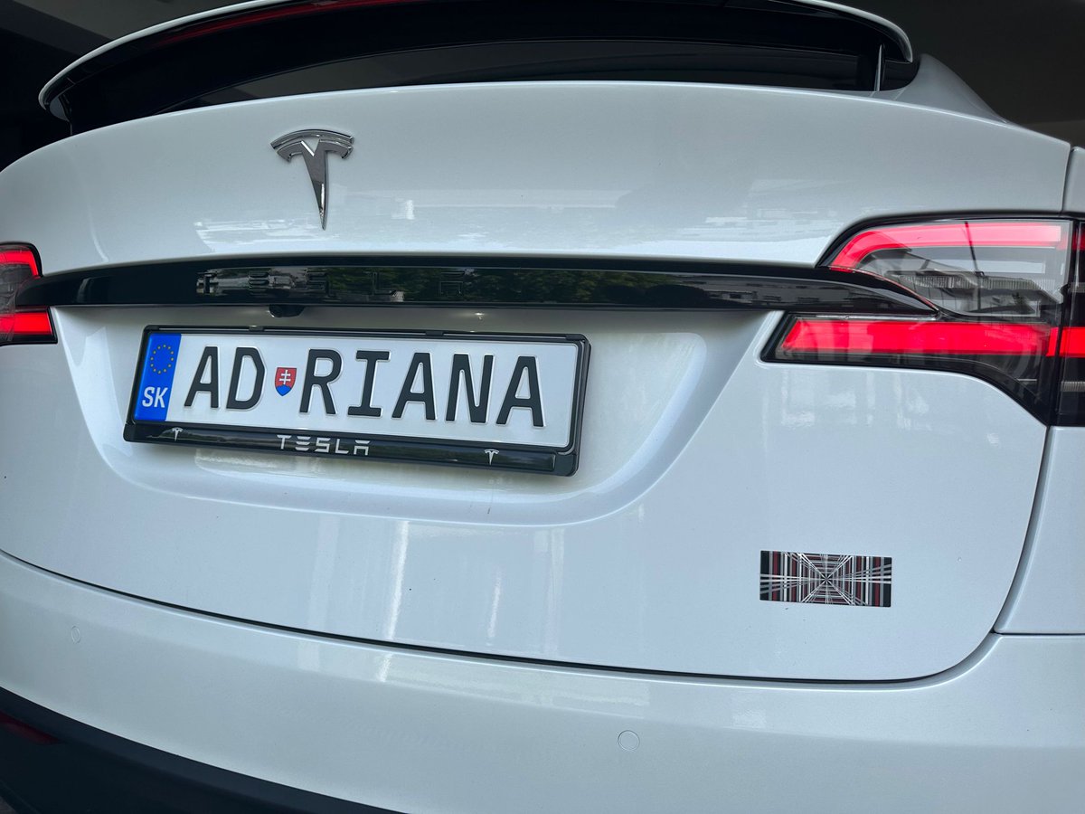TeslaSlovakia's tweet image. NEW KID ON THE BLOCK ✌🏻 This beautiful Tesla #ModelXPlaid, with a beautiful custom license plate, is now flying through Slovak roads 🇸🇰 Say hi to #Adriana 😁💃🏼

1000+ horses, 0-100 km/h in 2.6 seconds, family SUV for up 6 passengers and a big trunk, tows up to 2 500 kg trailer.…