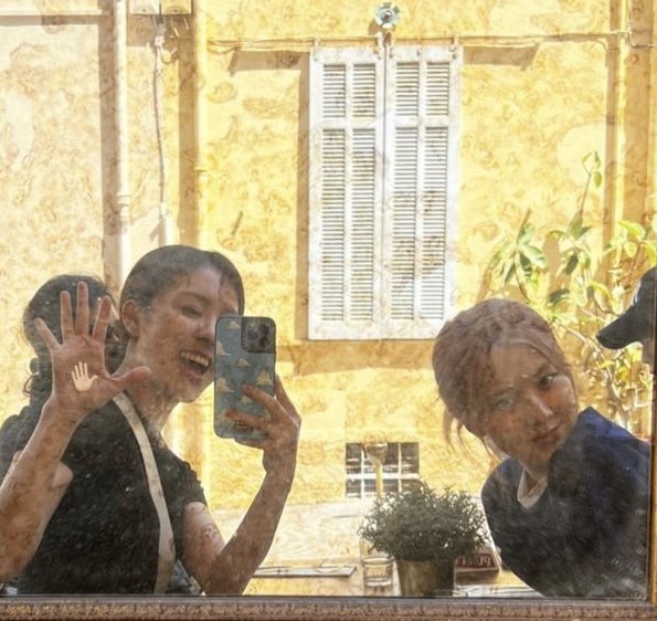 rosé and her sister alice 🤍
