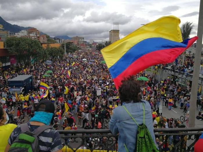 Eclides3's tweet photo. Juanita Castaño de Cambio Radical afirma que el Estallido Social contra  Iván Duque, fue una toma guerrillera.
Juemadre, cuántos millones de guerrilleros tenemos en Colombia? https://t.co/W328gHpFQt