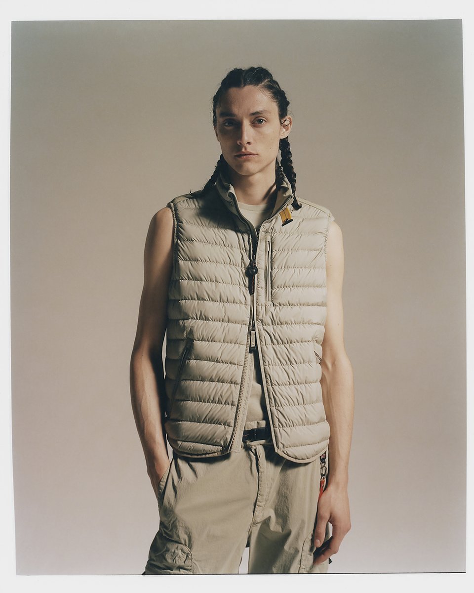 Parajumpers_PJS's tweet photo. Muted shades perfect for a vibrant life. Layer our gilet over a long-sleeve tee or wear over a tank for summer cool. 

Perfect, Super Lightweight series

#ForYourJourney 

#Parajumpers #SS23 #SpringSummer23 #ParajumpersSS23 #fashion https://t.co/pO2fzMxbvb