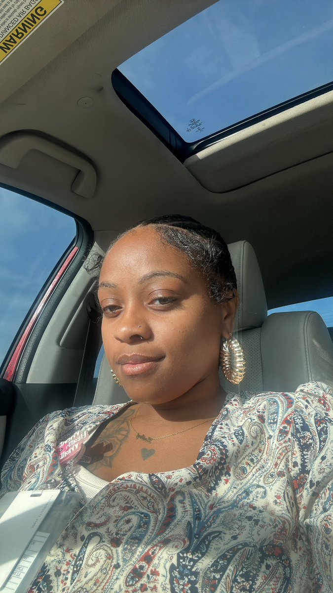 boythatshayle's tweet photo. and guess who late, atleast im goin😂🤷🏽♀️#workkk https://t.co/qJLrb3TCTG